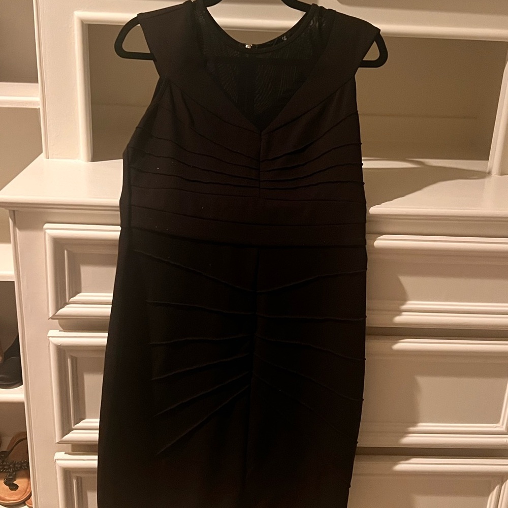 Elegant Black Sleeveless Dress